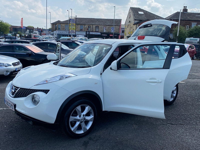 Nissan Juke 1.6 Acenta CVT Euro 5 5dr 5dr Automatic 2013