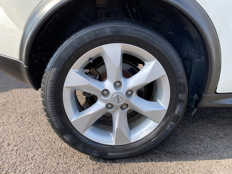 Nissan Juke 1.6 Acenta CVT Euro 5 5dr 5dr Automatic 2013