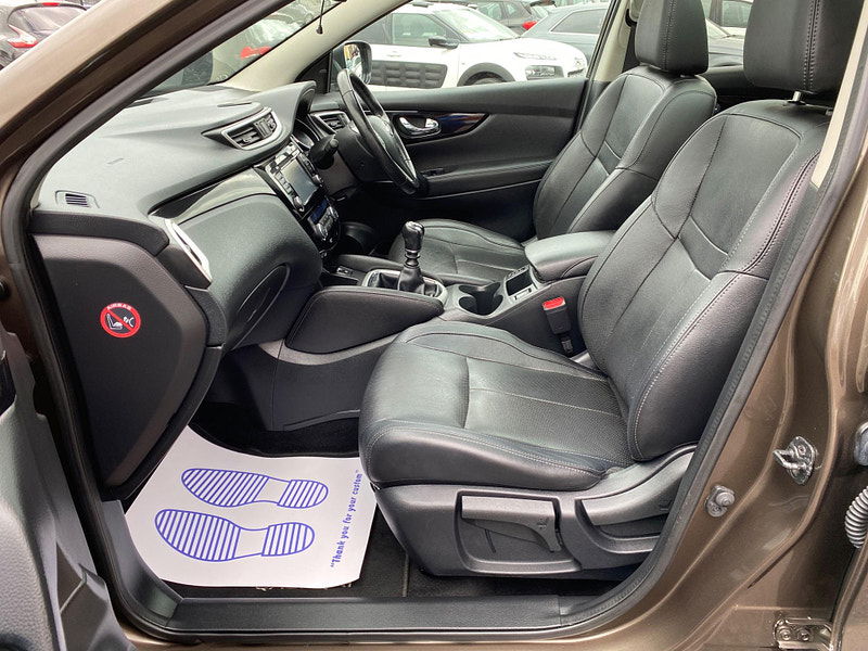 Nissan Qashqai 1.6 dCi Tekna 4WD Euro 6 (s/s) 5dr 5dr Manual 2015