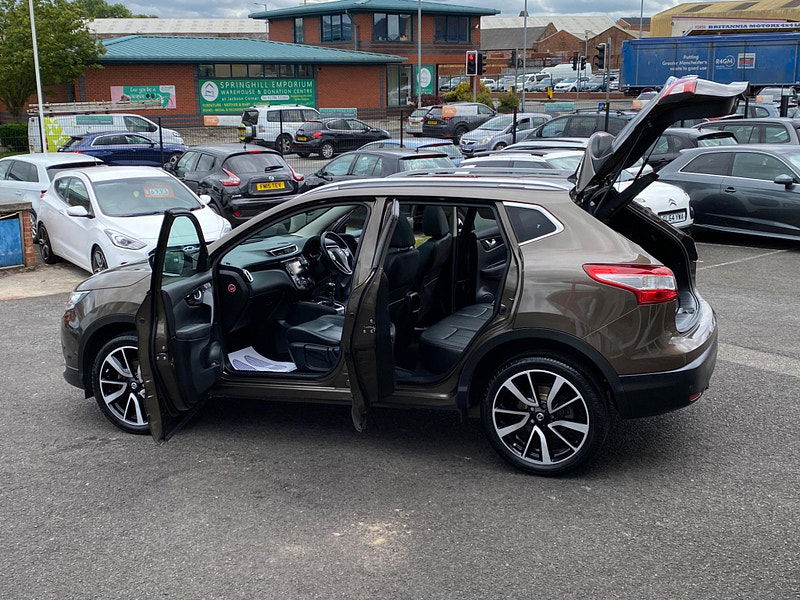 Nissan Qashqai 1.6 dCi Tekna 4WD Euro 6 (s/s) 5dr 5dr Manual 2015