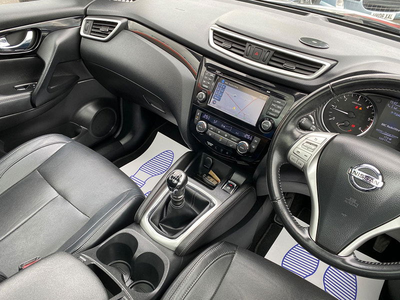 Nissan Qashqai 1.6 dCi Tekna 4WD Euro 6 (s/s) 5dr 5dr Manual 2015
