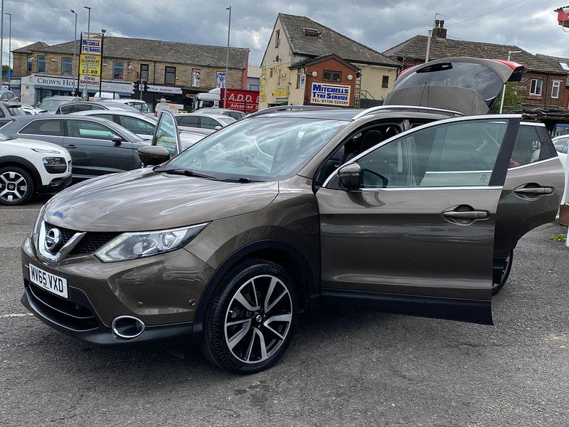 Nissan Qashqai 1.6 dCi Tekna 4WD Euro 6 (s/s) 5dr 5dr Manual 2015