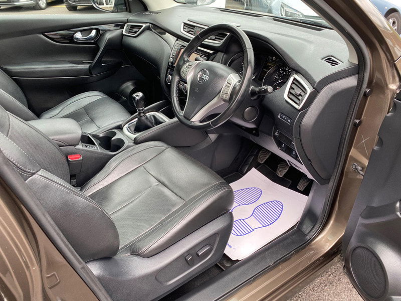 Nissan Qashqai 1.6 dCi Tekna 4WD Euro 6 (s/s) 5dr 5dr Manual 2015