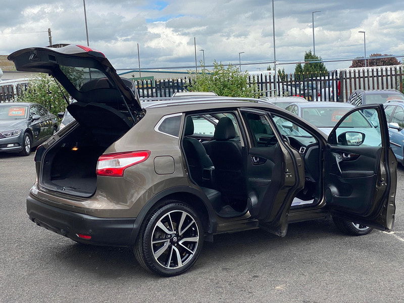 Nissan Qashqai 1.6 dCi Tekna 4WD Euro 6 (s/s) 5dr 5dr Manual 2015