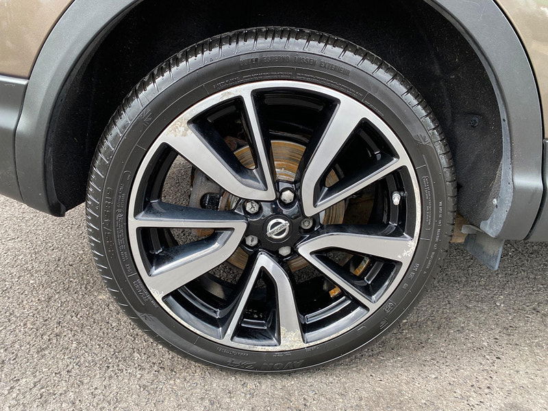 Nissan Qashqai 1.6 dCi Tekna 4WD Euro 6 (s/s) 5dr 5dr Manual 2015