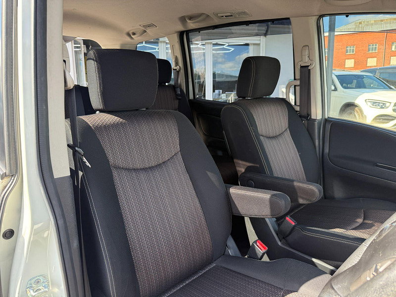 Nissan Serena HIGHWAY STAR S-HYBRID 5dr Manual 2014