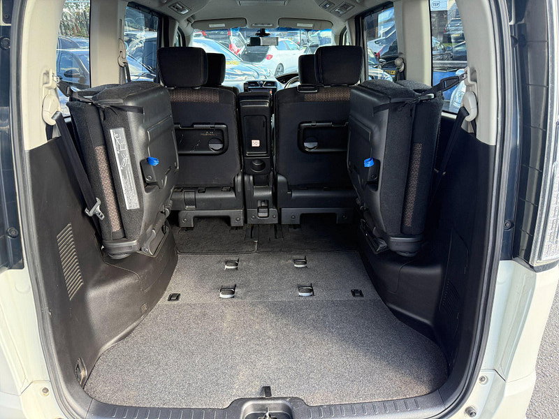 Nissan Serena HIGHWAY STAR S-HYBRID 5dr Manual 2014