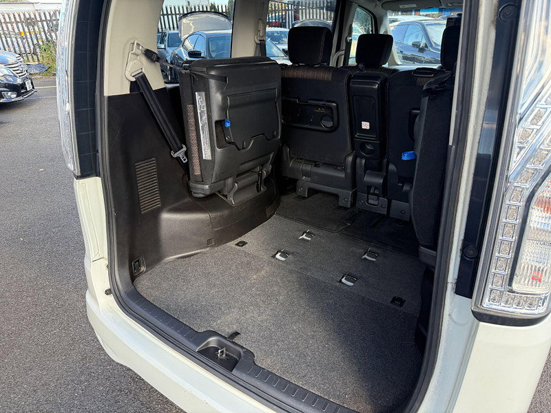 Nissan Serena HIGHWAY STAR S-HYBRID 5dr Manual 2014