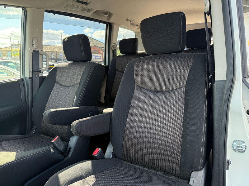 Nissan Serena HIGHWAY STAR S-HYBRID 5dr Automatic 2014