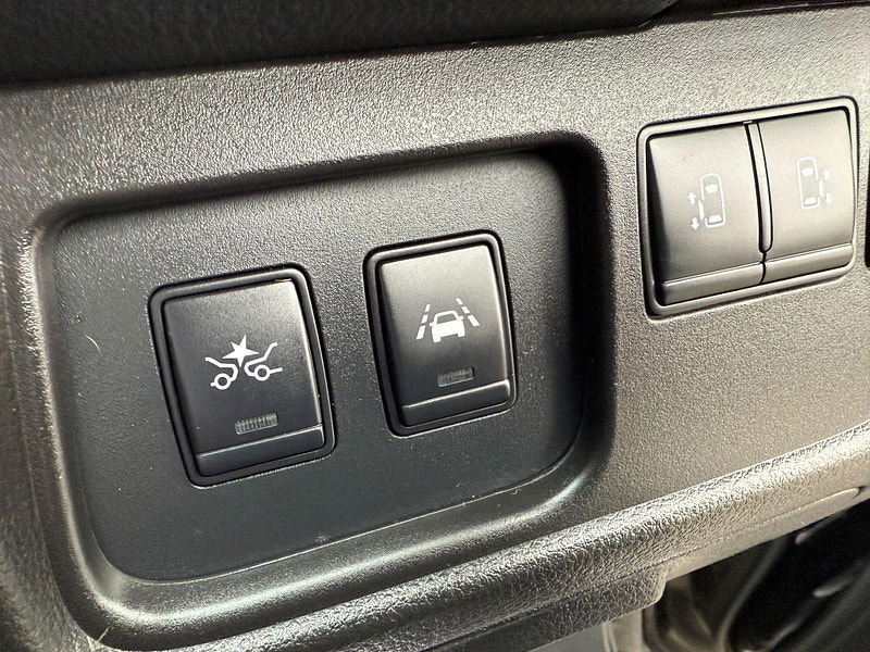 Nissan Serena HIGHWAY STAR V +HYBRID ADV SAFETY PACK 5dr Manual 2015