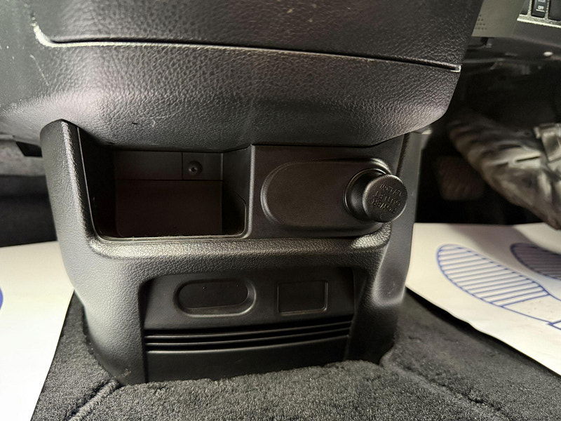 Nissan Serena HIGHWAY STAR V +HYBRID ADV SAFETY PACK 5dr Manual 2015