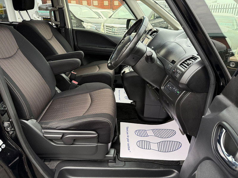 Nissan Serena HIGHWAY STAR V +HYBRID ADV SAFETY PACK 5dr Manual 2015