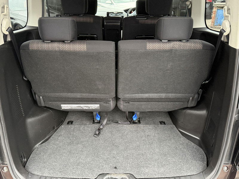 Nissan Serena HIGHWAY STAR V +HYBRID ADV SAFETY PACK 5dr Manual 2015
