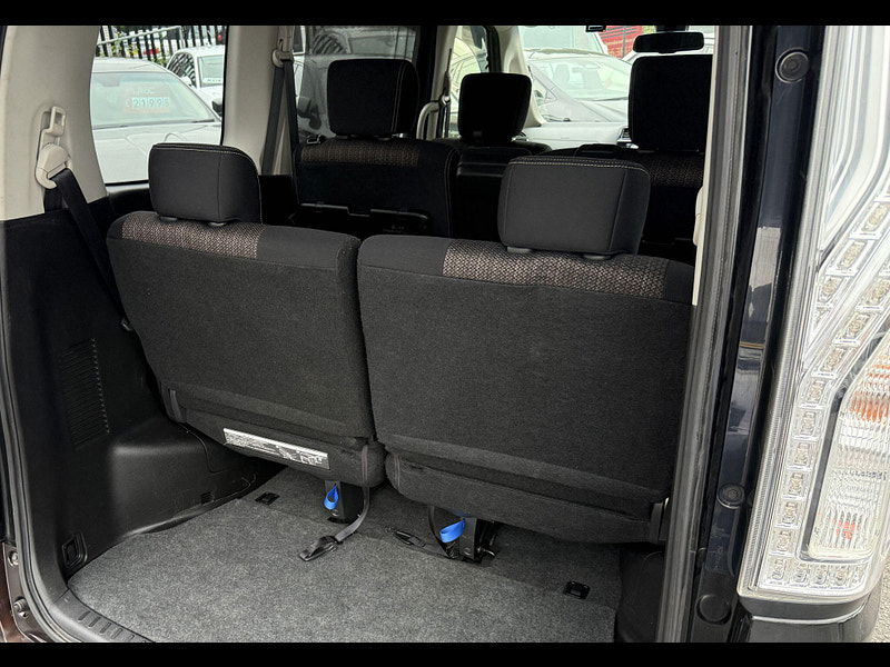 Nissan Serena HIGHWAY STAR V +HYBRID ADV SAFETY PACK 5dr Manual 2015