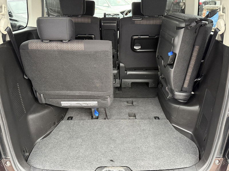 Nissan Serena HIGHWAY STAR V +HYBRID ADV SAFETY PACK 5dr Manual 2015