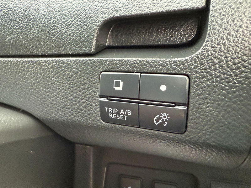 Nissan Serena HIGHWAY STAR V +HYBRID ADV SAFETY PACK 5dr Manual 2015