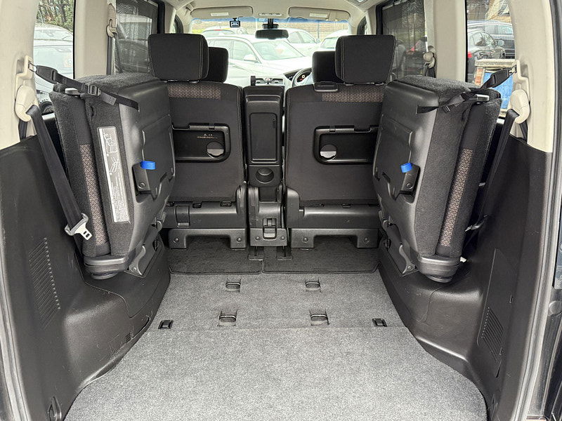 Nissan Serena HIGHWAY STAR V +HYBRID ADV SAFETY PACK 5dr Manual 2015