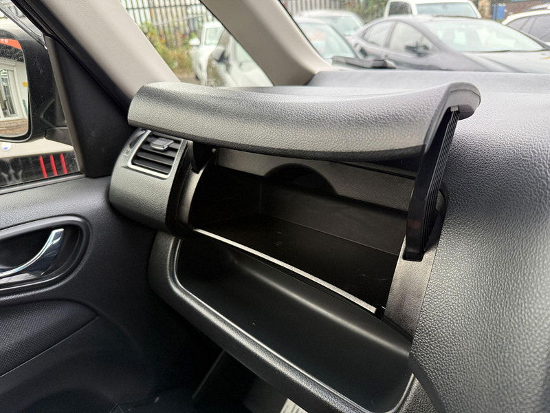 Nissan Serena HIGHWAY STAR V +HYBRID ADV SAFETY PACK 5dr Manual 2015