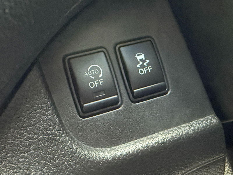 Nissan Serena HIGHWAY STAR V +HYBRID ADV SAFETY PACK 5dr Manual 2015