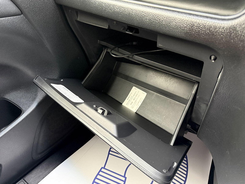 Nissan Serena HIGHWAY STAR V +HYBRID ADV SAFETY PACK 5dr Automatic 2015