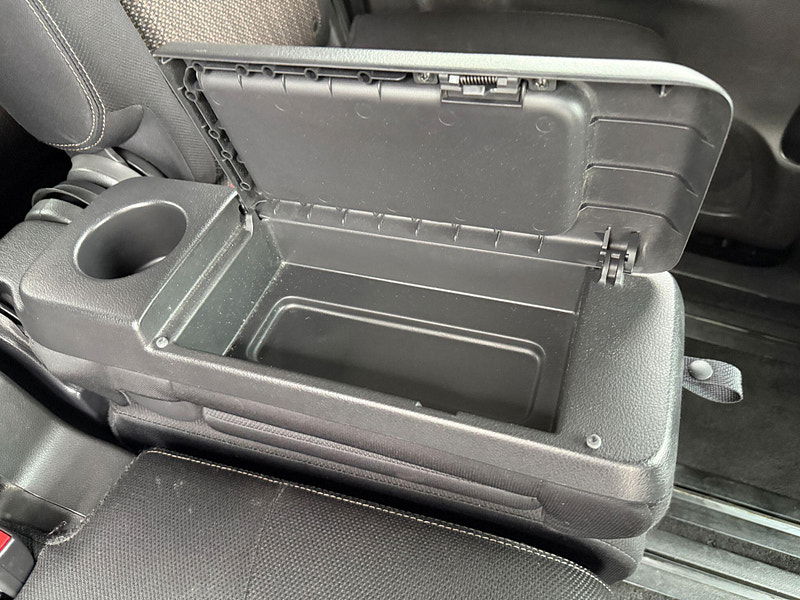 Nissan Serena HIGHWAY STAR V +HYBRID ADV SAFETY PACK 5dr Automatic 2015