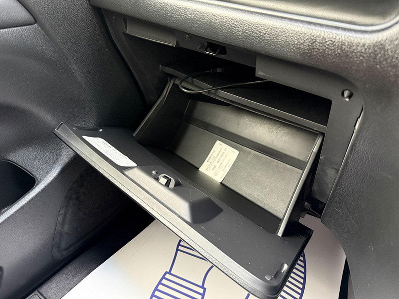 Nissan Serena HIGHWAY STAR V +HYBRID ADV SAFETY PACK 5dr Automatic 2015