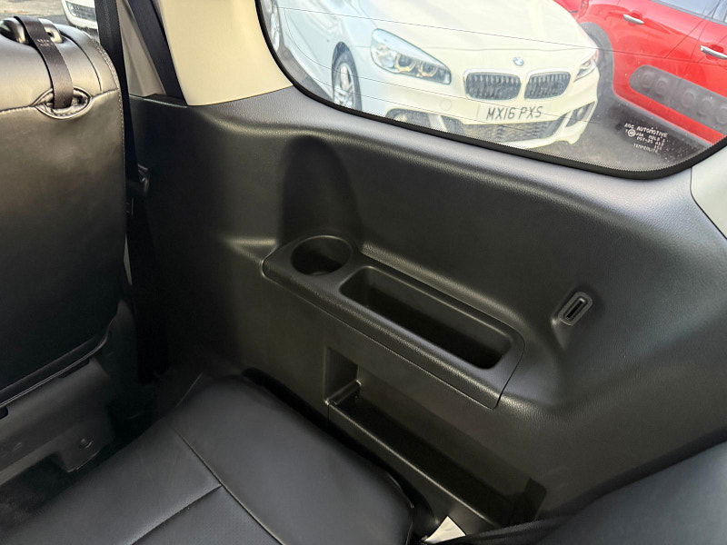 Nissan Serena Nissan Serena HIGHWAY STAR S EDITION - LEATHER 8 SEATS 2.0 5dr 5dr Automatic 2016