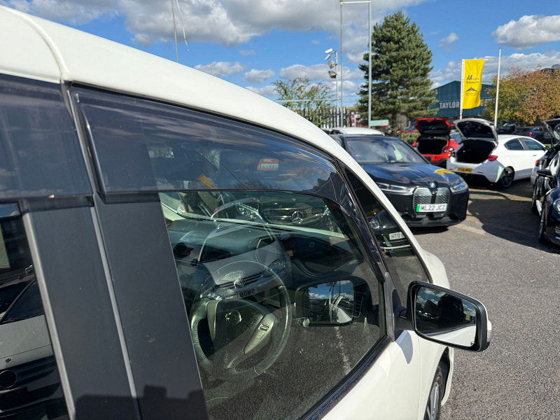 Nissan Serena Nissan Serena HIGHWAY STAR S-HYBRID 2.0 5dr 8 SEATS 5dr Automatic 2014