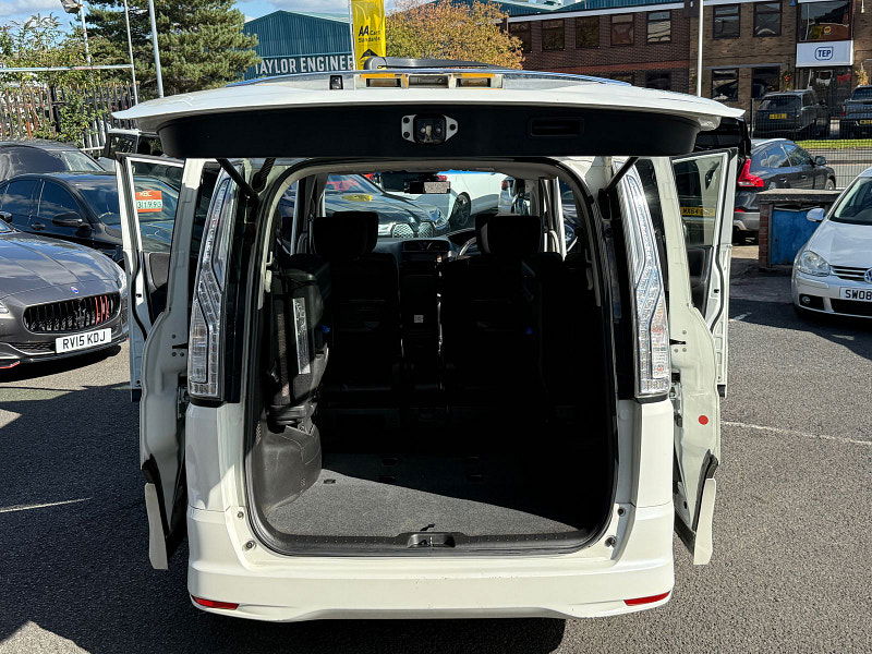 Nissan Serena Nissan Serena HIGHWAY STAR S-HYBRID 2.0 5dr 8 SEATS 5dr Automatic 2014