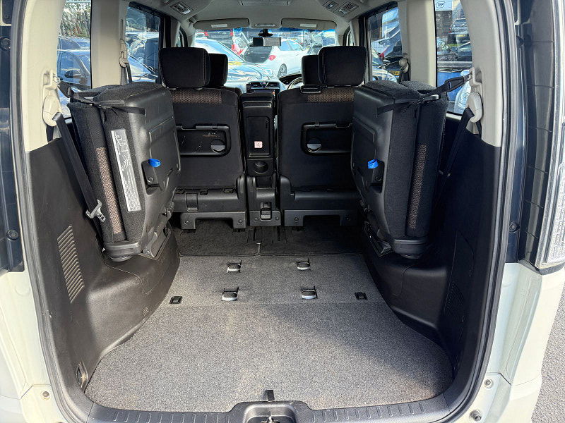 Nissan Serena Nissan Serena HIGHWAY STAR S-HYBRID 2.0 5dr 8 SEATS 5dr Automatic 2014