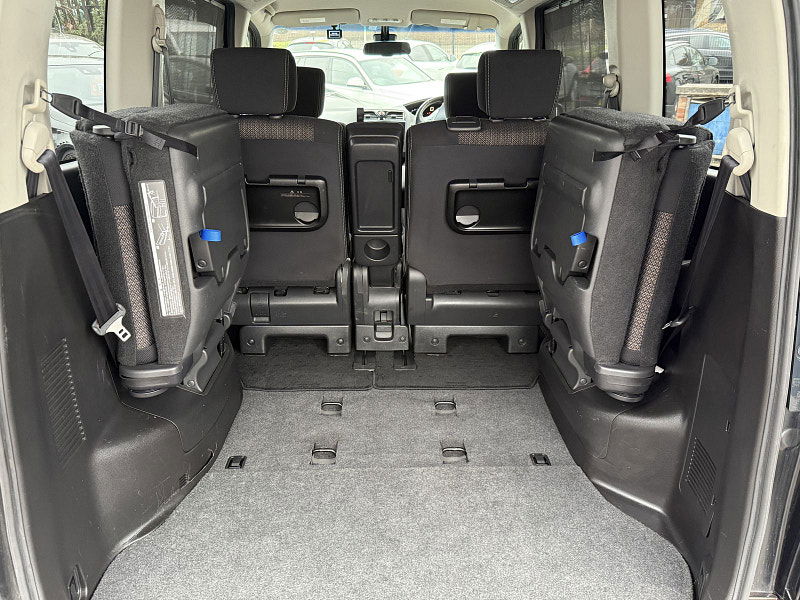 Nissan Serena Nissan Serena HIGHWAY STAR V +HYBRID ADV SAFETY PACK 360 CAMERA 5dr Automatic 2015