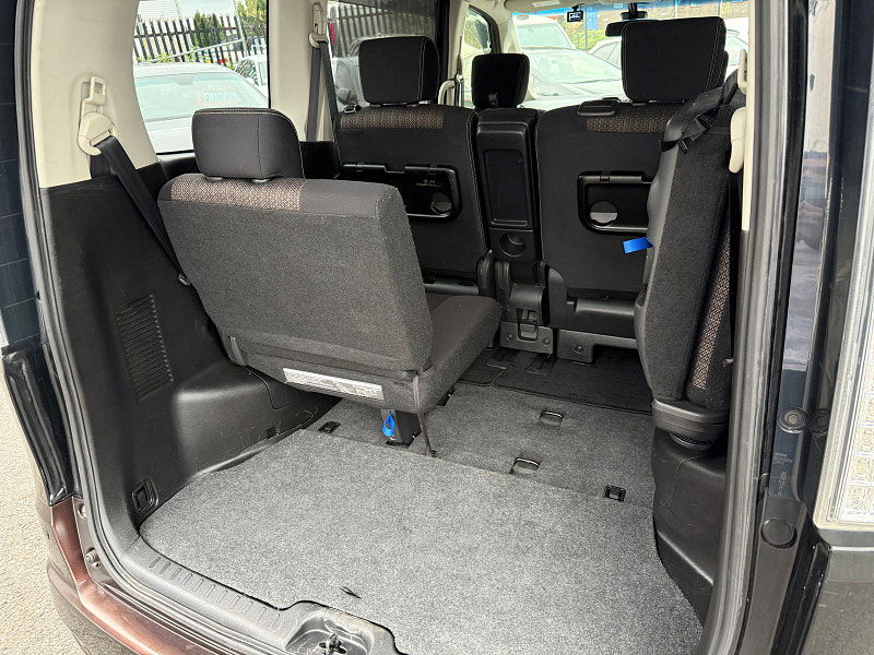 Nissan Serena Nissan Serena HIGHWAY STAR V +HYBRID ADV SAFETY PACK 360 CAMERA 5dr Automatic 2015