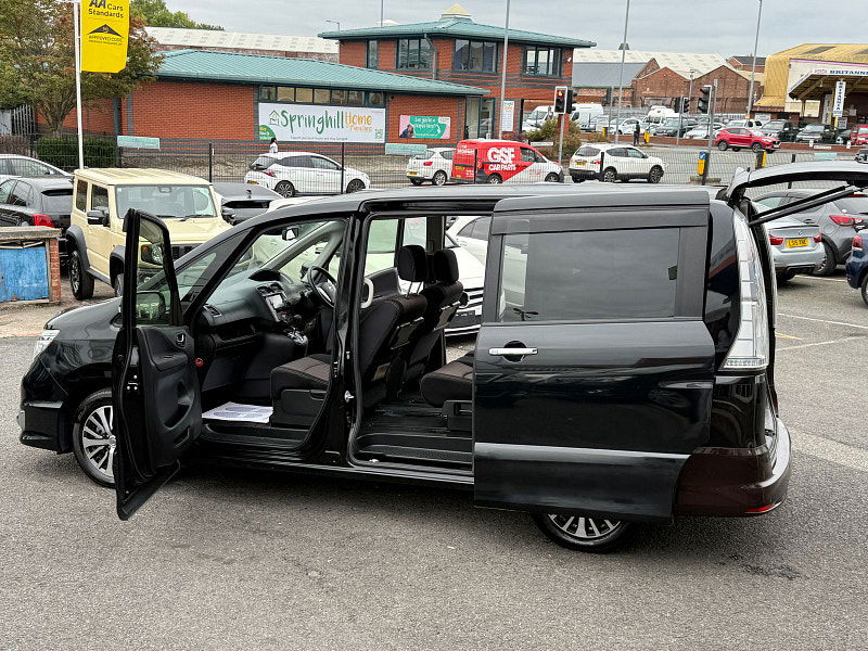 Nissan Serena Nissan Serena HIGHWAY STAR V +HYBRID ADV SAFETY PACK 360 CAMERA 5dr Automatic 2015