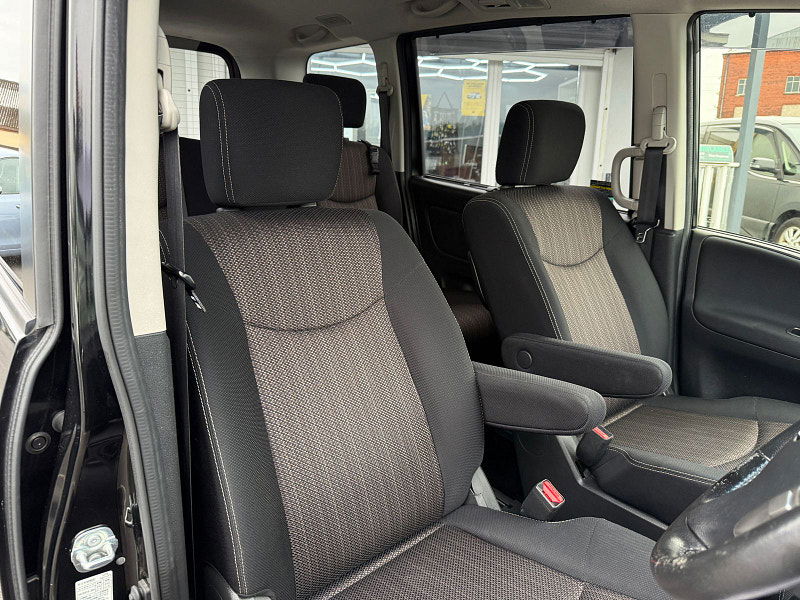 Nissan Serena Nissan Serena HIGHWAY STAR V +HYBRID ADV SAFETY PACK 360 CAMERA 5dr Automatic 2015