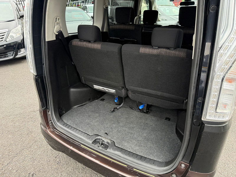 Nissan Serena Nissan Serena HIGHWAY STAR V +HYBRID ADV SAFETY PACK 360 CAMERA 5dr Automatic 2015