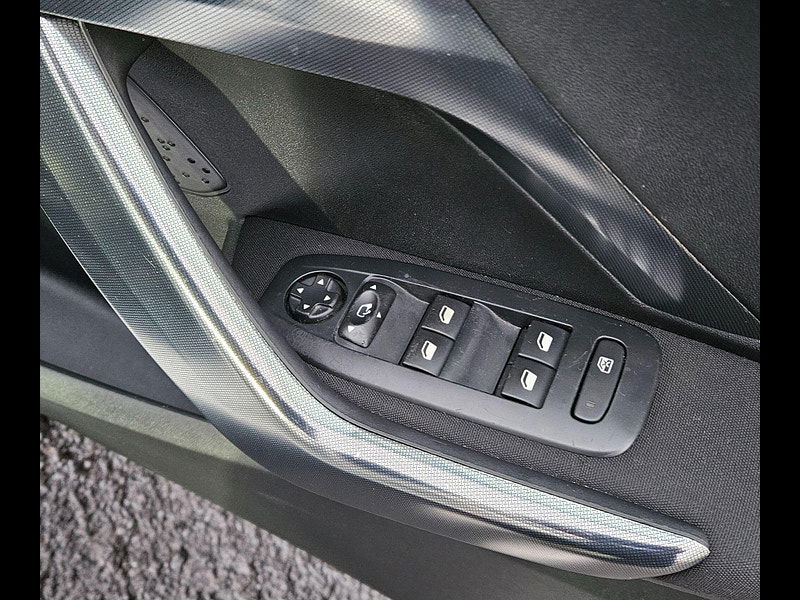 Peugeot 2008 1.2 e-VTi PureTech Allure EGC Euro 5 (s/s) 5dr 5dr Automatic 2014