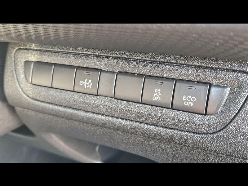 Peugeot 2008 1.6 e-HDi Active EGC Euro 5 (s/s) 5dr 5dr Automatic 2014