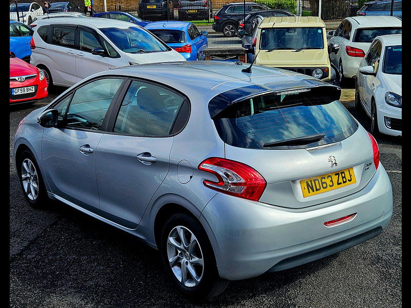 Peugeot 208 1.4 e-HDi Active EGC Euro 5 (s/s) 5dr 5dr Automatic 2014