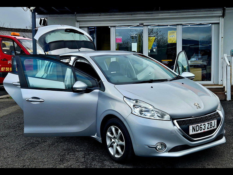 Peugeot 208 1.4 e-HDi Active EGC Euro 5 (s/s) 5dr 5dr Automatic 2014
