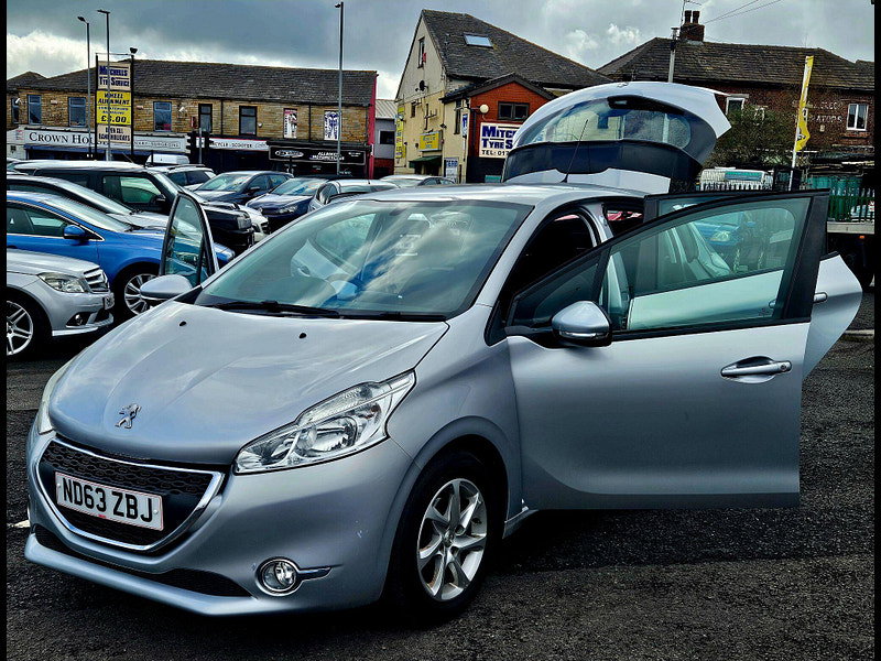 Peugeot 208 1.4 e-HDi Active EGC Euro 5 (s/s) 5dr 5dr Automatic 2014