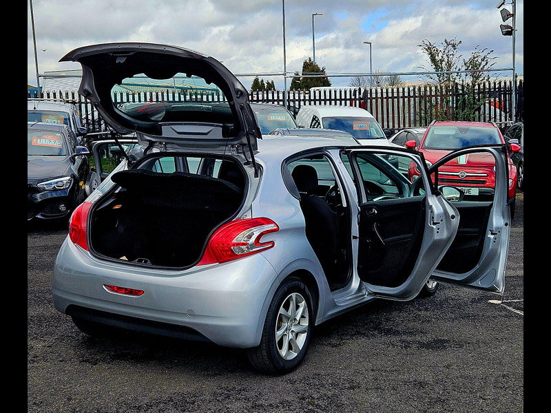 Peugeot 208 1.4 e-HDi Active EGC Euro 5 (s/s) 5dr 5dr Automatic 2014