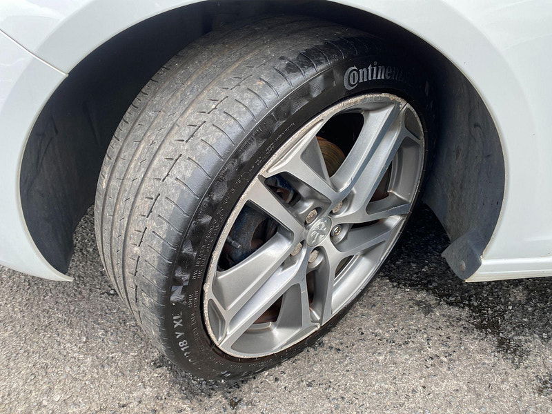 Peugeot 308 1.2 e-THP PureTech Feline Euro 6 (s/s) 5dr 5dr Manual 2015
