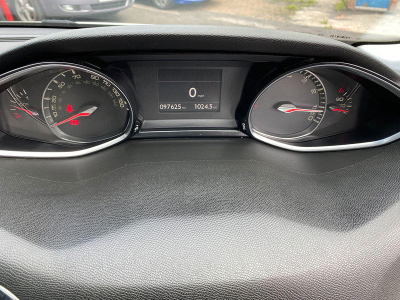 Peugeot 308 1.2 e-THP PureTech Feline Euro 6 (s/s) 5dr 5dr Manual 2015
