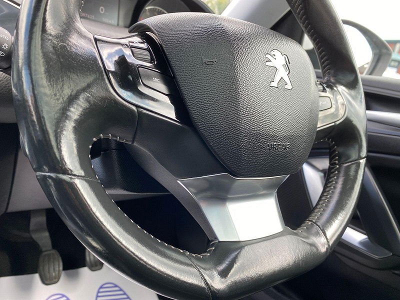 Peugeot 308 1.2 e-THP PureTech Feline Euro 6 (s/s) 5dr 5dr Manual 2015