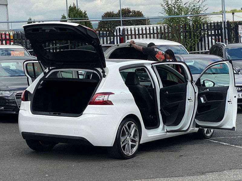 Peugeot 308 1.2 e-THP PureTech Feline Euro 6 (s/s) 5dr 5dr Manual 2015