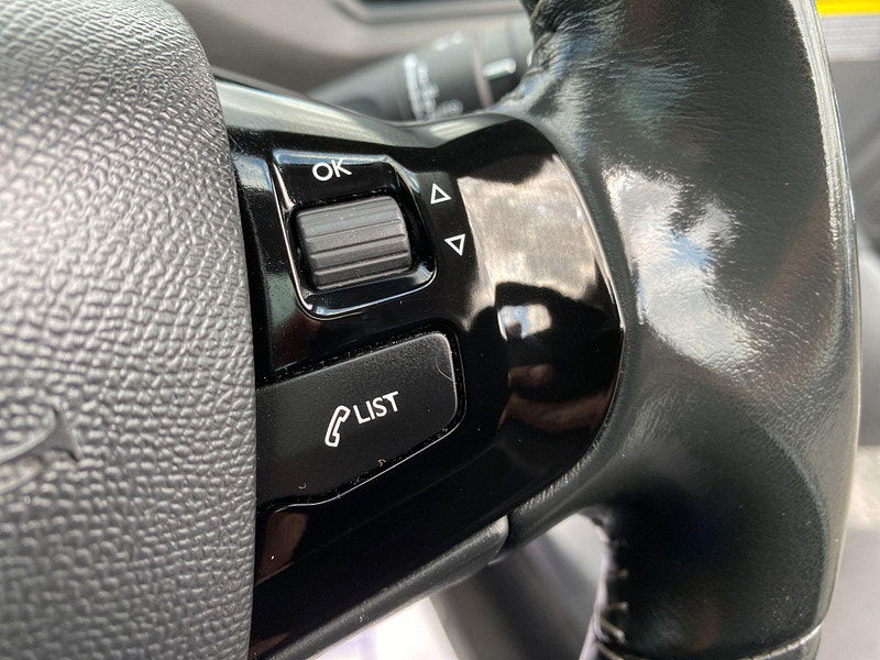 Peugeot 308 1.2 e-THP PureTech Feline Euro 6 (s/s) 5dr 5dr Manual 2015