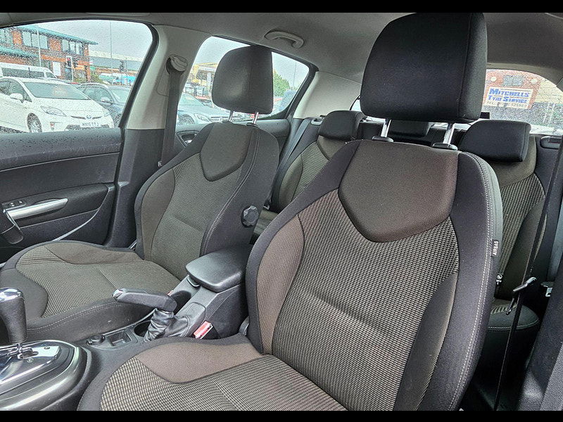 Peugeot 308 1.6 e-HDi Active EGC Euro 5 (s/s) 5dr 5dr Automatic 2013