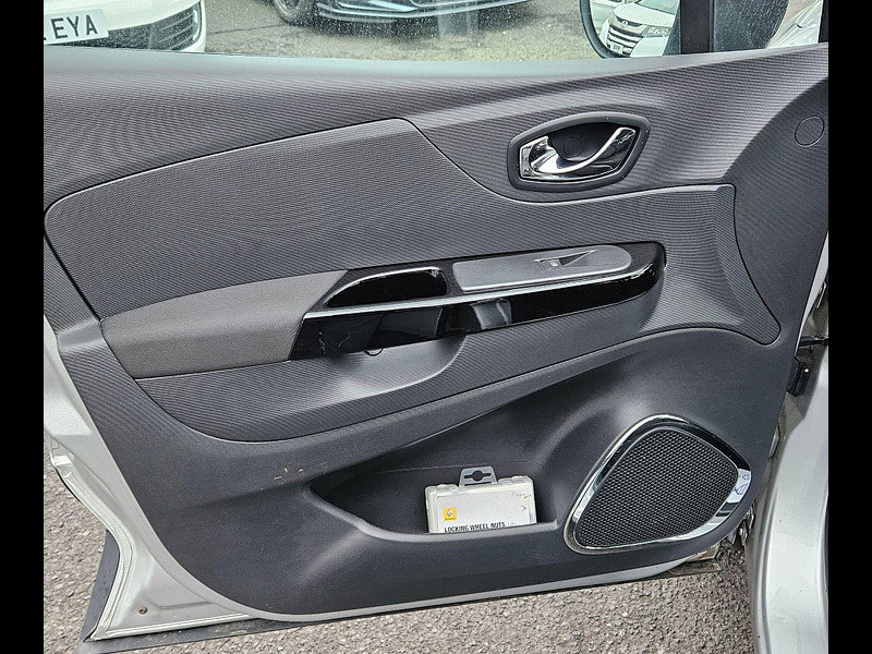 Renault Captur 1.5 dCi Dynamique S MediaNav EDC Euro 5 5dr 5dr Automatic 2014