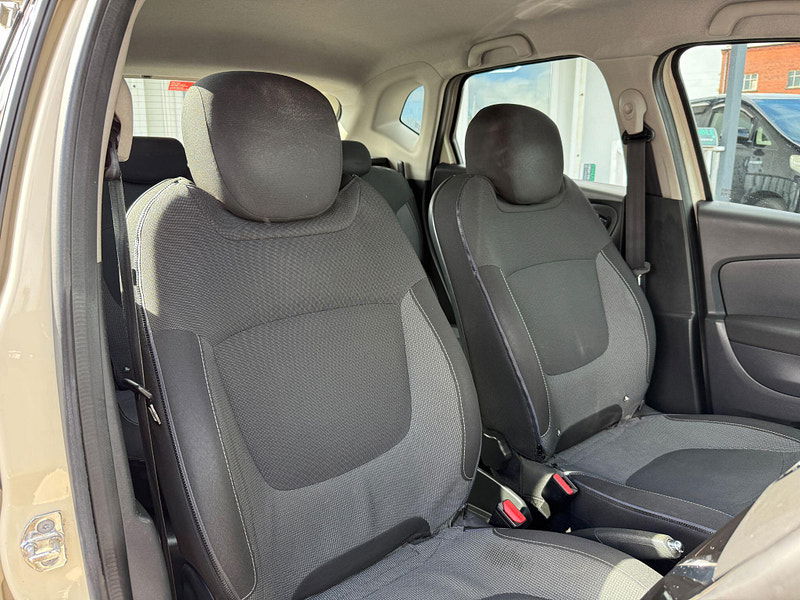 Renault Captur 1.5 dCi ENERGY Dynamique MediaNav Euro 5 (s/s) 5dr 5dr Manual 2014