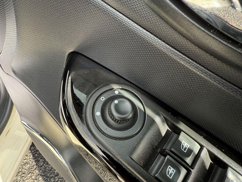 Renault Captur 1.5 dCi ENERGY Dynamique MediaNav Euro 5 (s/s) 5dr 5dr Manual 2014